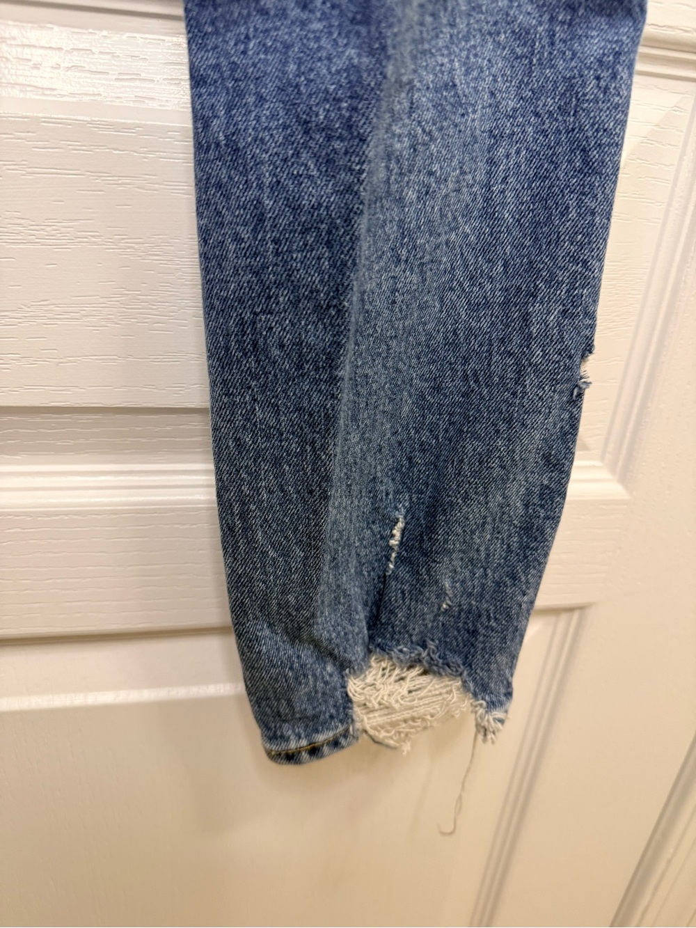 Abercrombie & Fitch Women's Ripped Medium Blue high rise mom jean size 23 - Picture 7 of 8